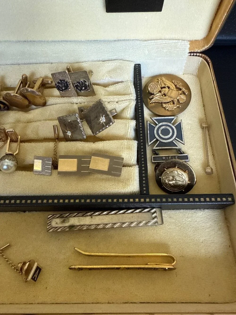 Vintage Men's Shields Jewelry box with vintage cufflinks and tie tacks